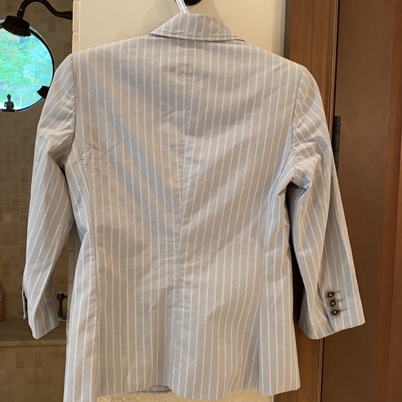 Fresh summer blazer. Super cute on 🥰 - Picture 8 of 8